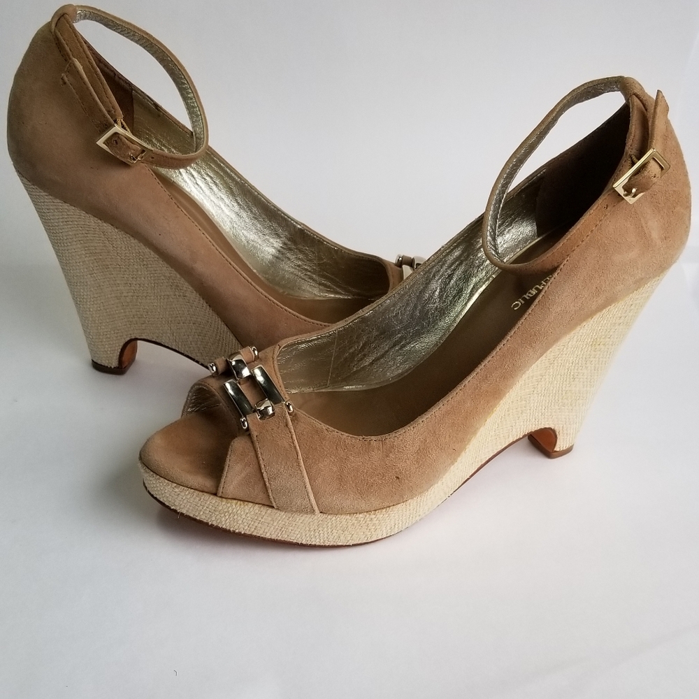 Banana republic  brown suede wedges